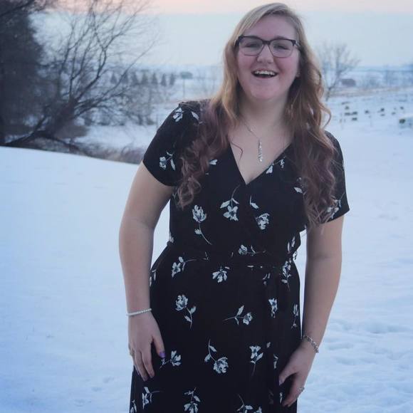 Meet your Posher, Michaela - Picture 1 of 1